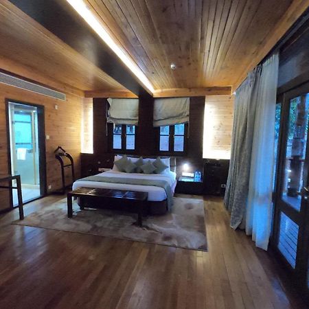 Aamby Valley City Лонавала Экстерьер фото A bedroom at the resort