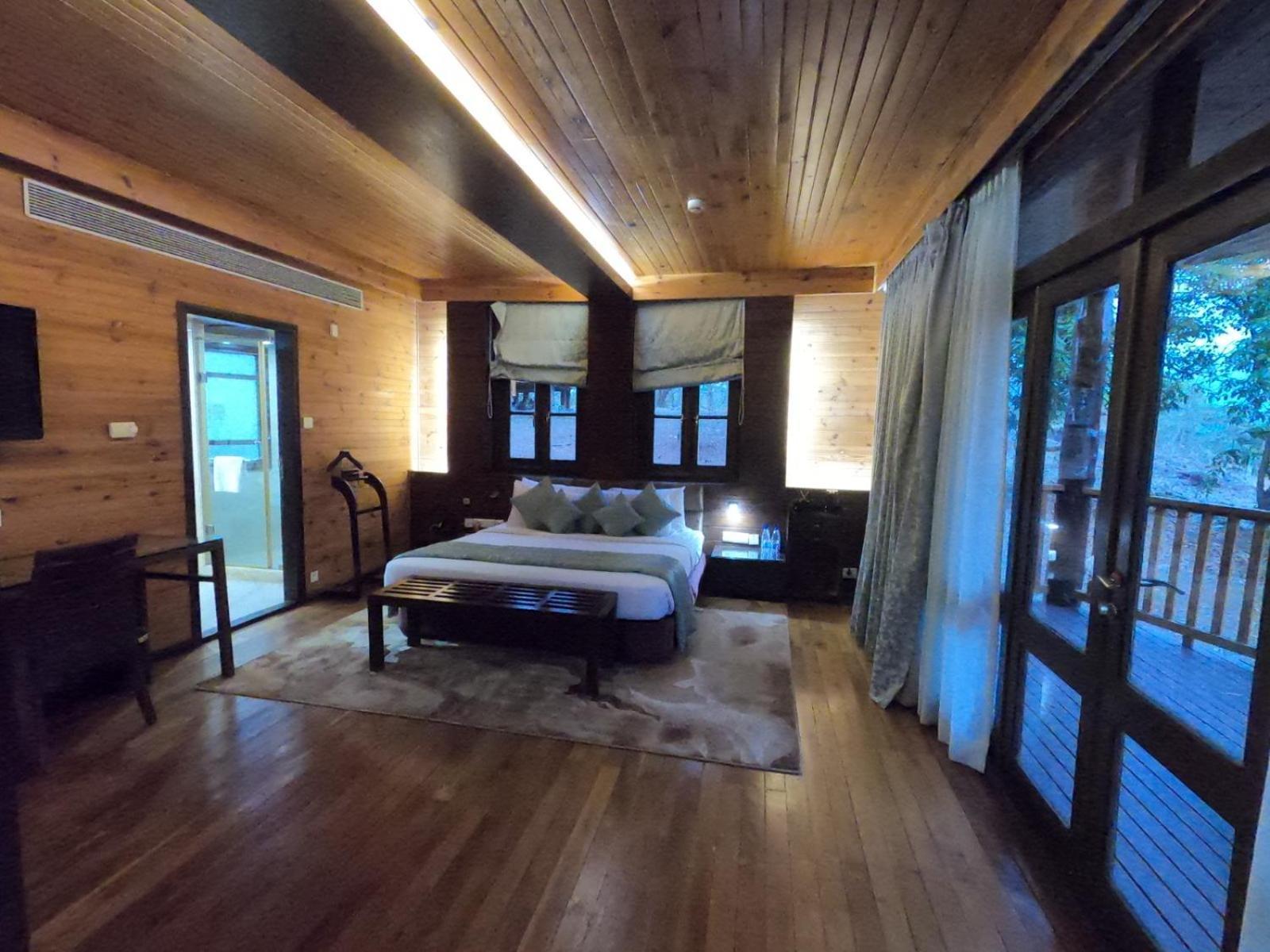 Aamby Valley City Лонавала Экстерьер фото A bedroom at the resort