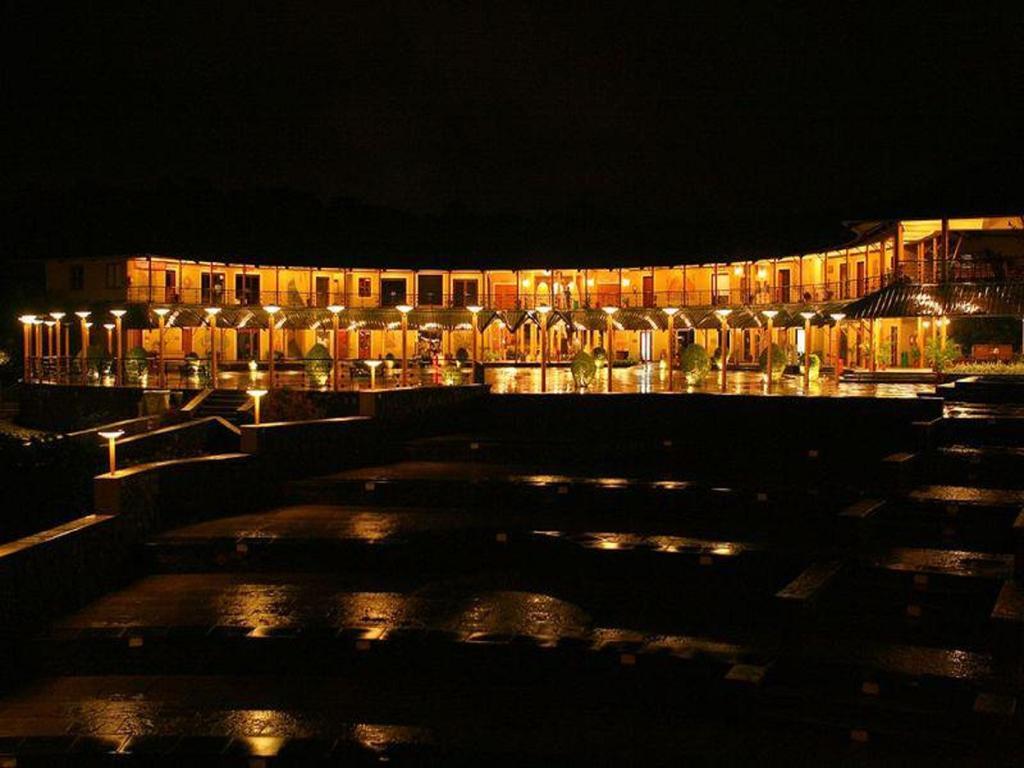 Aamby Valley City Лонавала Экстерьер фото The resort at night