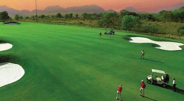 Aamby Valley City Лонавала Экстерьер фото Golf Course at the DLF City
