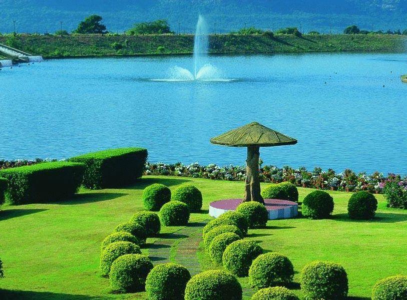 Aamby Valley City Лонавала Экстерьер фото View of the artificial lake